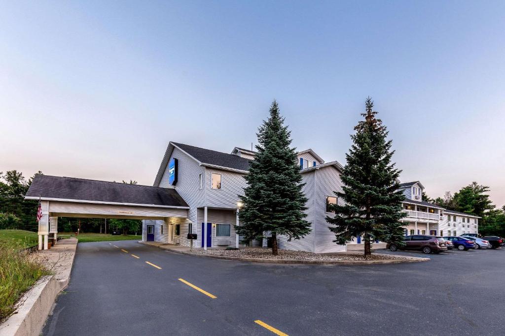 Rodeway Inn image