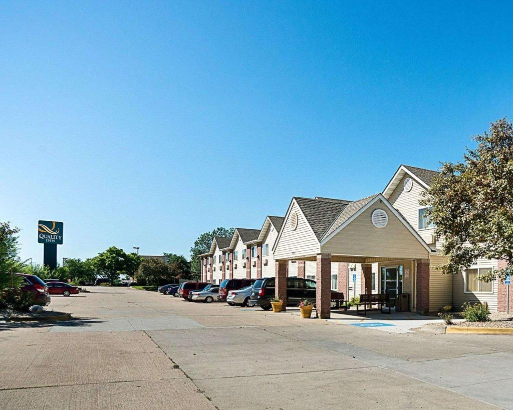Quality Inn near Northtown Mall & National Sports Center image