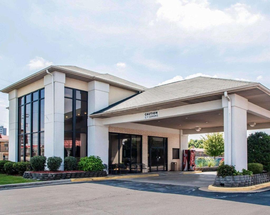 Econo Lodge Springfield I-44 photo 2