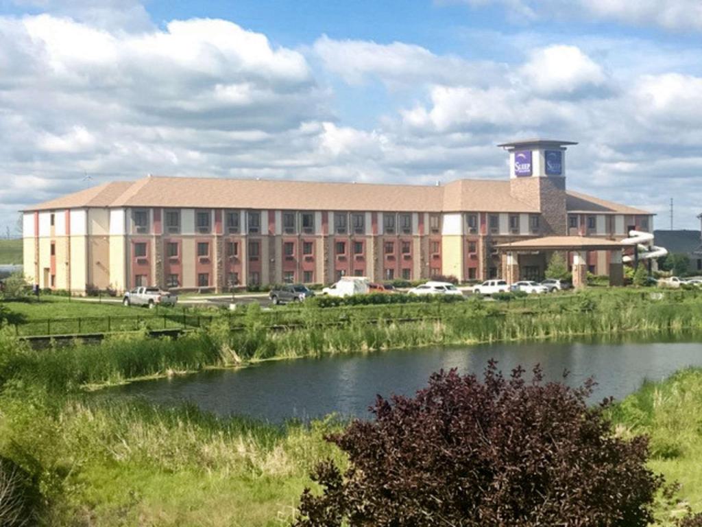 Sleep Inn & Suites Indoor Waterpark photo 1