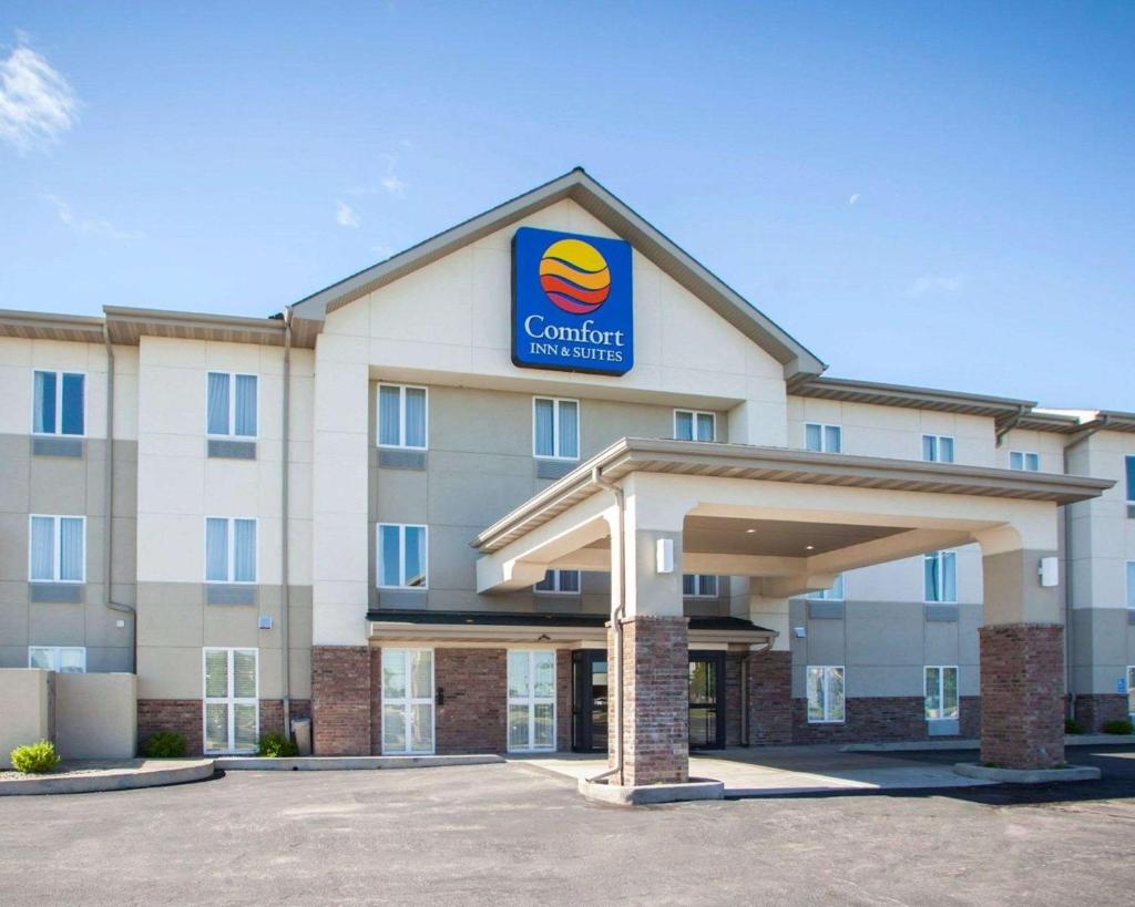 Comfort Inn & Suites Harrisonville image