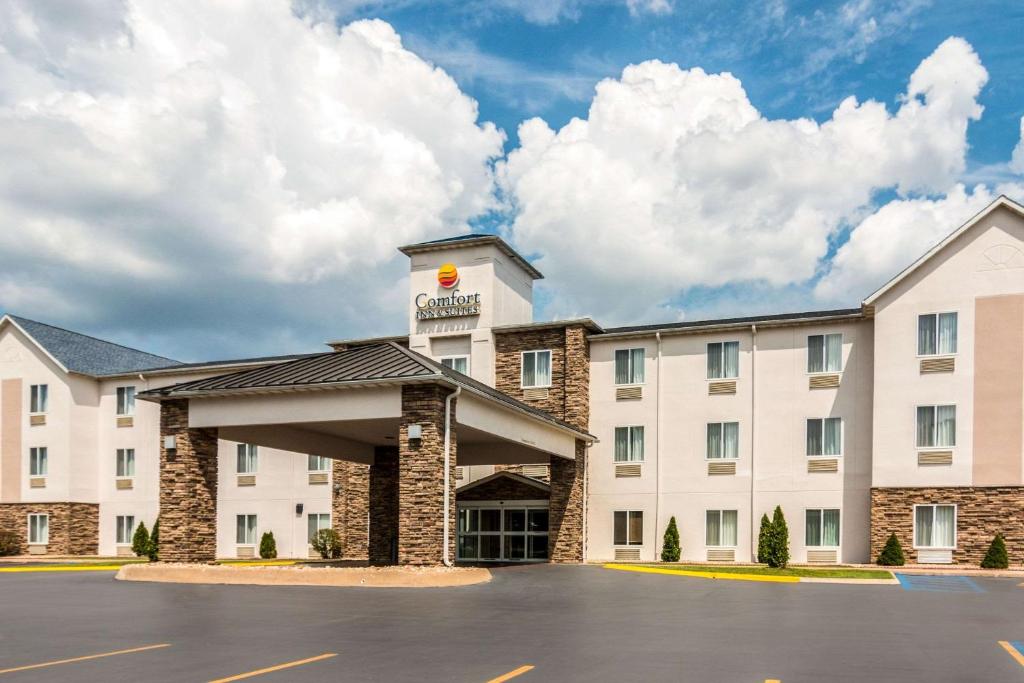 Comfort Inn & Suites - Hannibal photo 1