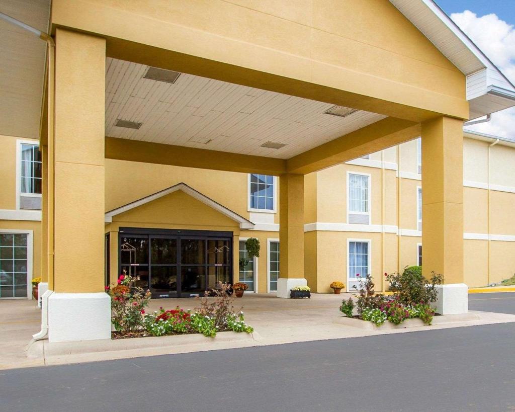 Comfort Inn Poplar Bluff North photo 1