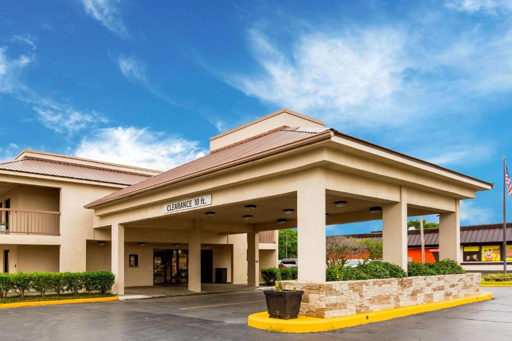 Quality Inn image