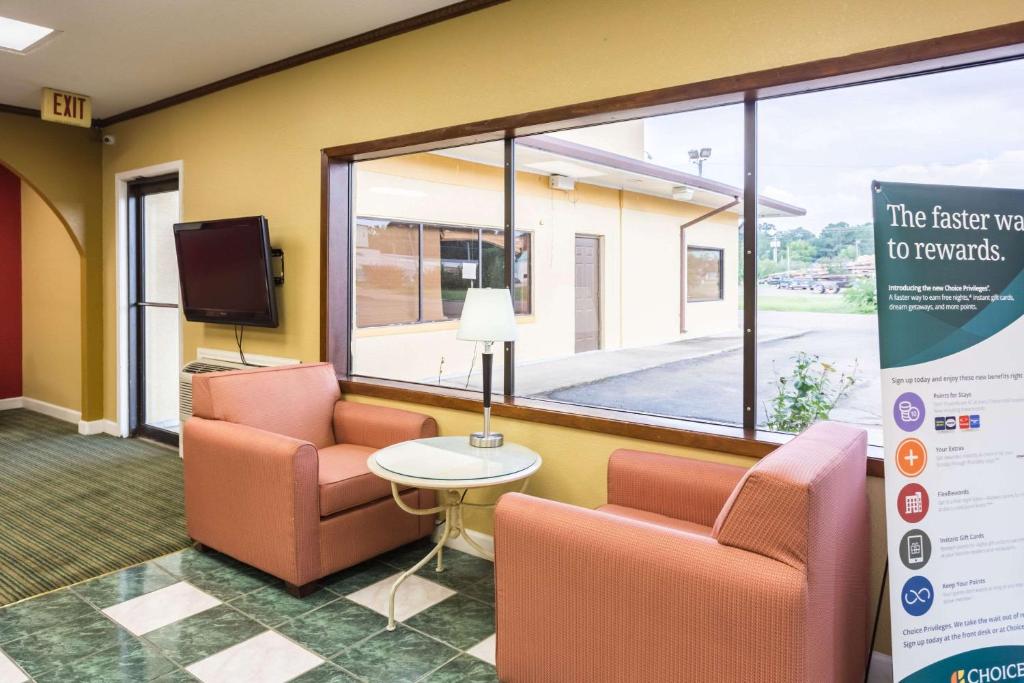 Rodeway Inn image