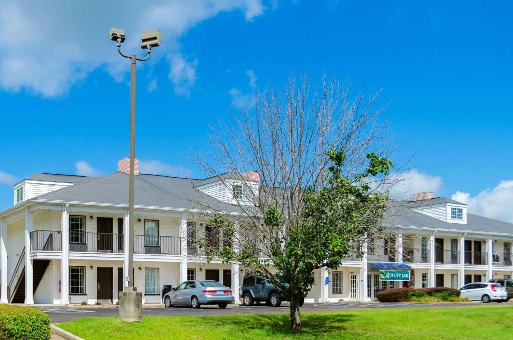 Quality Inn Vicksburg image
