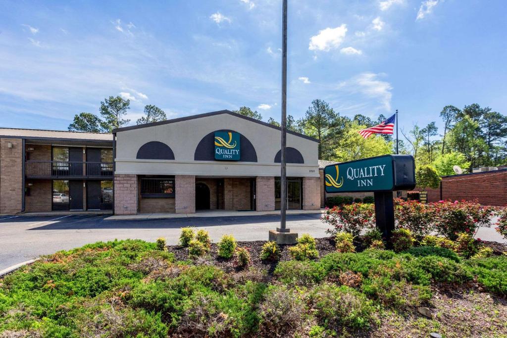 Quality Inn image