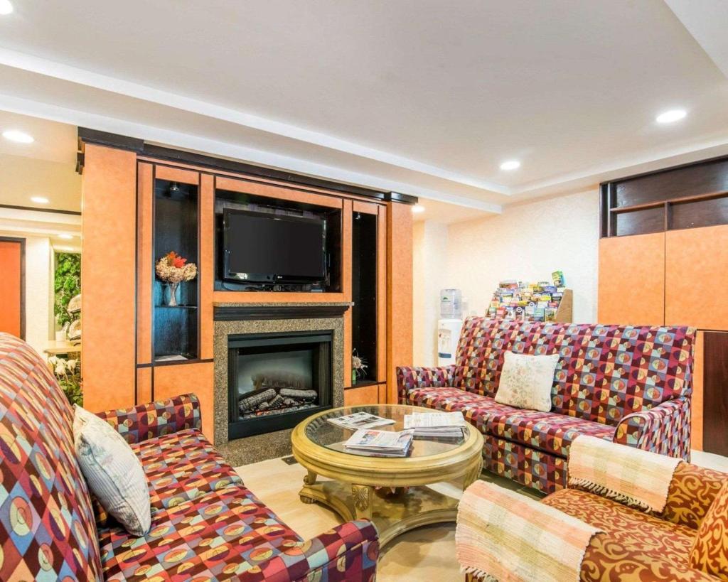 Quality Inn image
