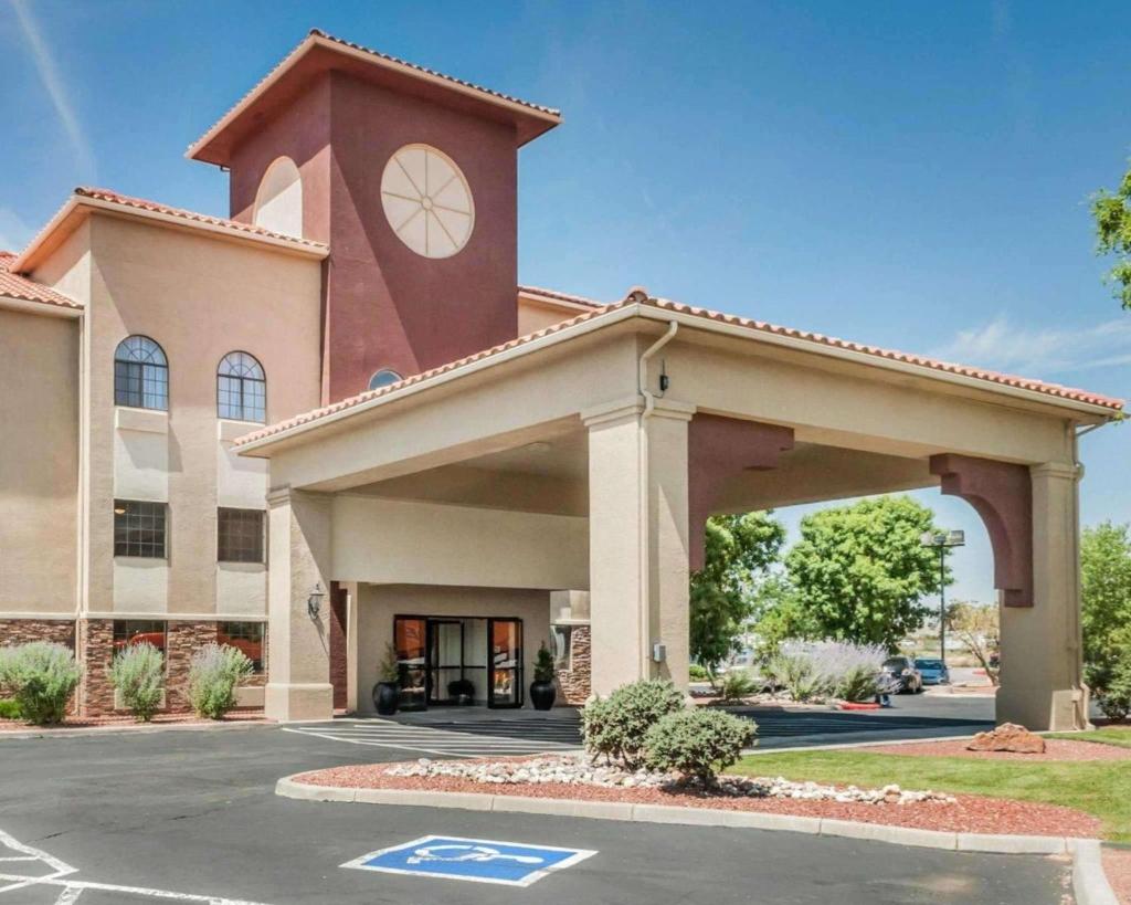 Quality Inn & Suites Albuquerque West image