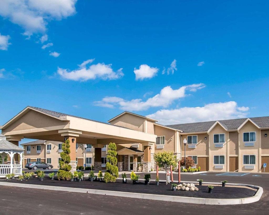 Comfort Inn Saugerties image