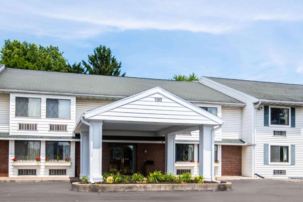 Quality Inn Cortland - University Area image