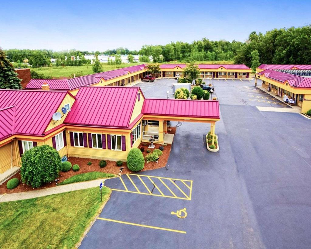 Amherst Inn & Suites image