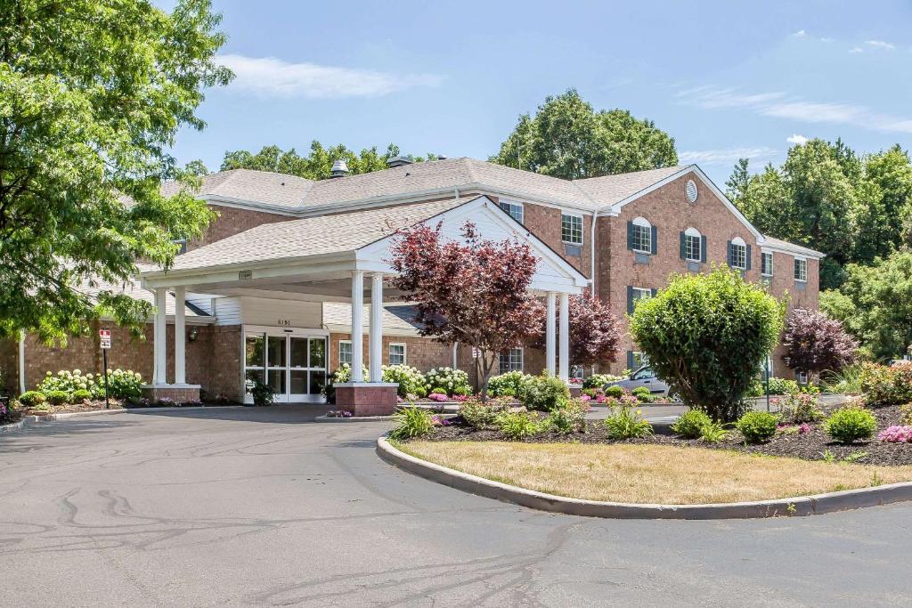 Comfort Inn image