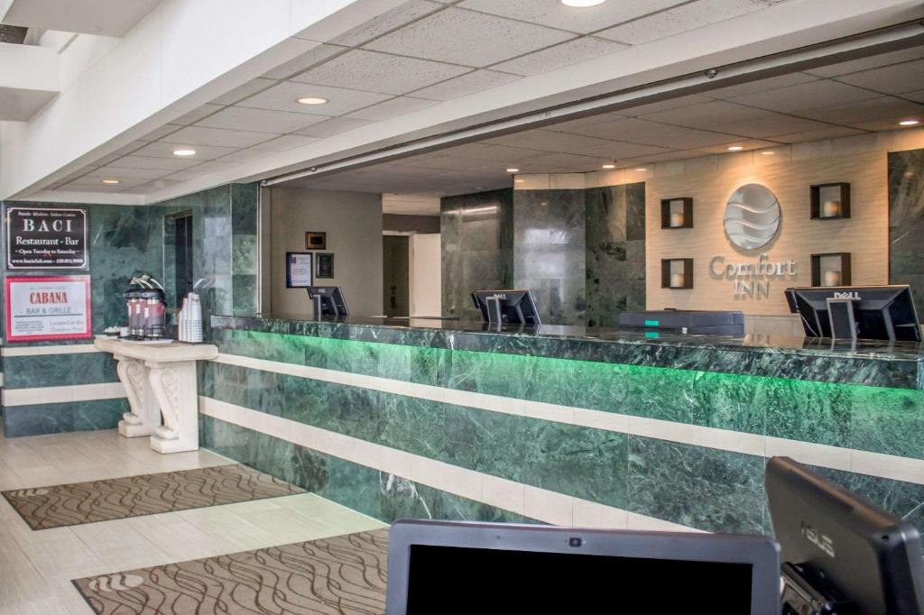 Comfort Inn Sandusky image