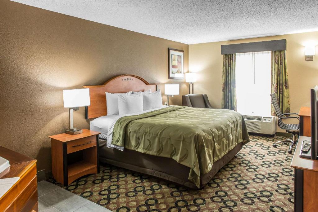 Quality Inn & Suites Columbus West - Hilliard image