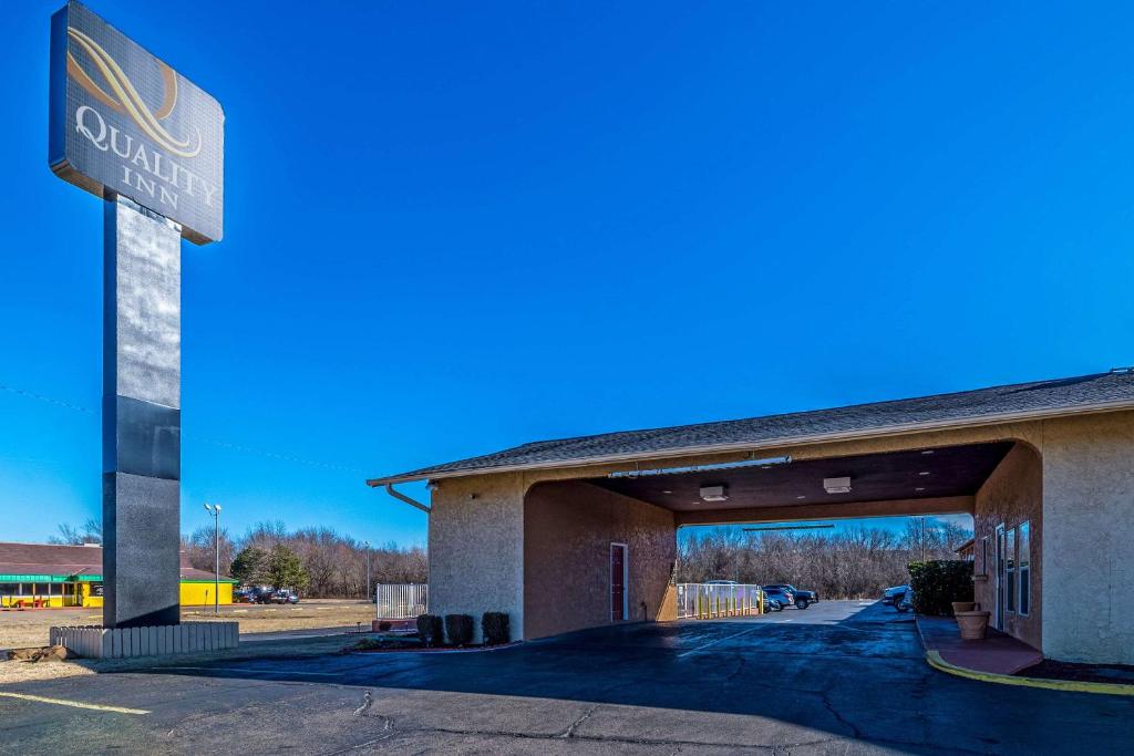 Quality Inn Glenpool - Tulsa image