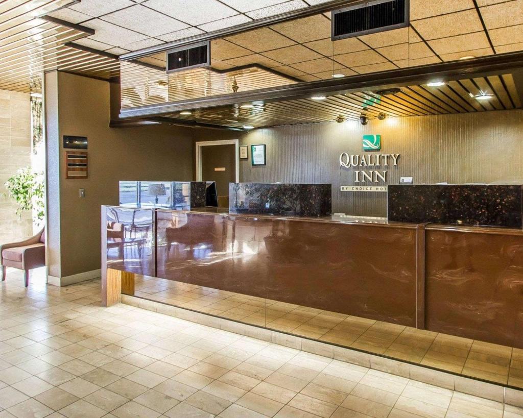 Quality Inn Ada near University photo 4