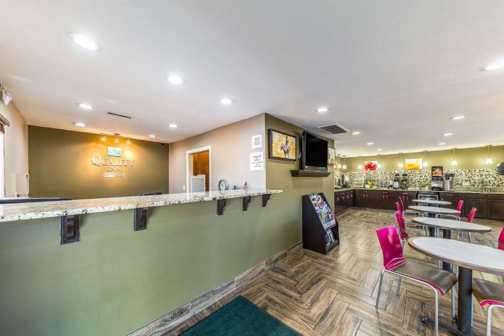 Quality Inn Glenpool - Tulsa photo 3