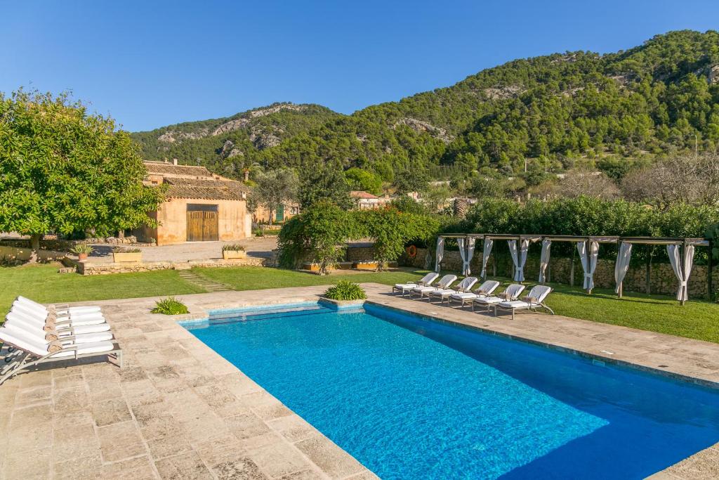 Historical house Mallorca pool wifi aircon/heat sleeps 12-14 photo 3