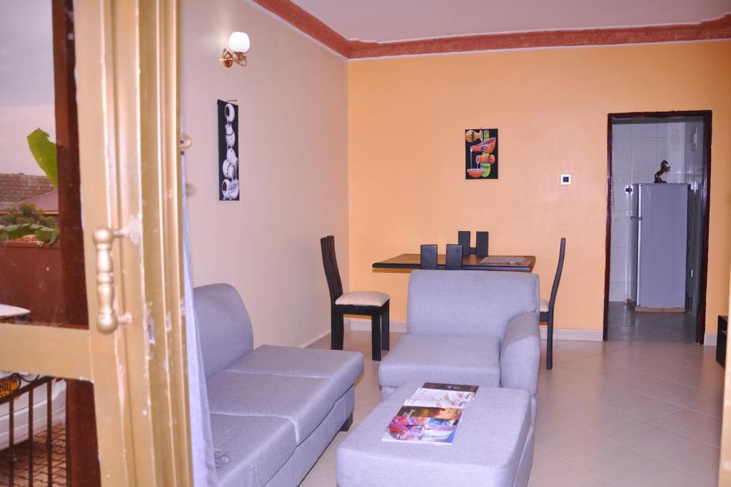 Seguku Katale Apartment 1 photo 4
