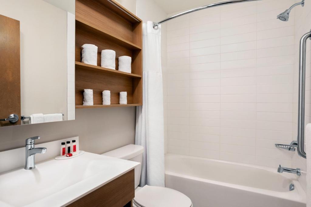 Microtel Inn & Suites by Wyndham Val-d Or photo 4