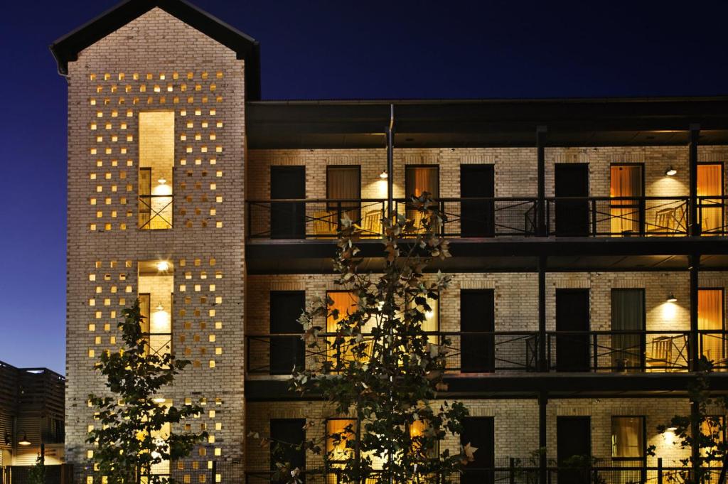 Cavalry Court, by Valencia Hotel Collection photo 3