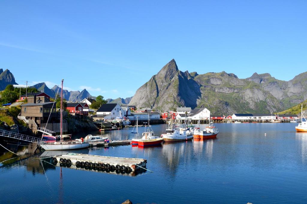 The Manor House in Hamnøy photo 1