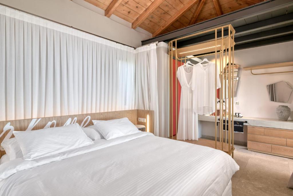 Artblue Villas photo 3