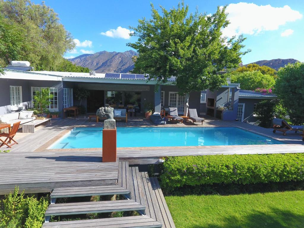 In Abundance Guest House photo 1