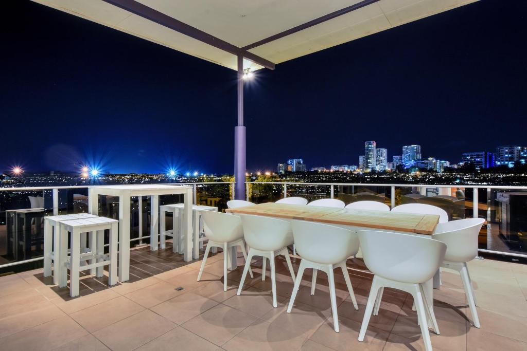 Luxury Darwin City Lights Jacuzzi Central Location Large House New Furnishings photo 2