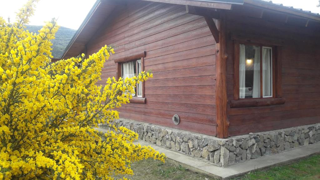 El Jarillal Chalet de Montaña a pasos del lago photo 2