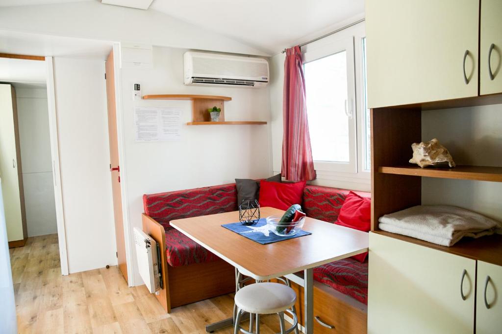 Mobilhome Baška Voda | Kemp Baško Polje photo 1