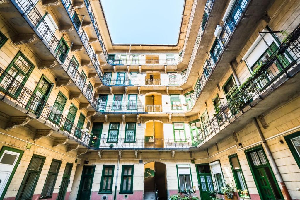 Stylish Apartments at Ruin Pub District, Budapest