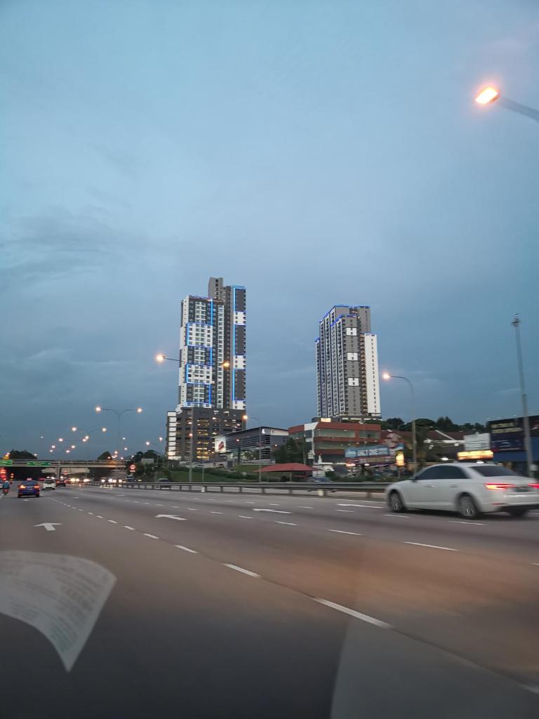 Landmark Residence Sungai Long High Speed Internet near TAR College MRT photo 4