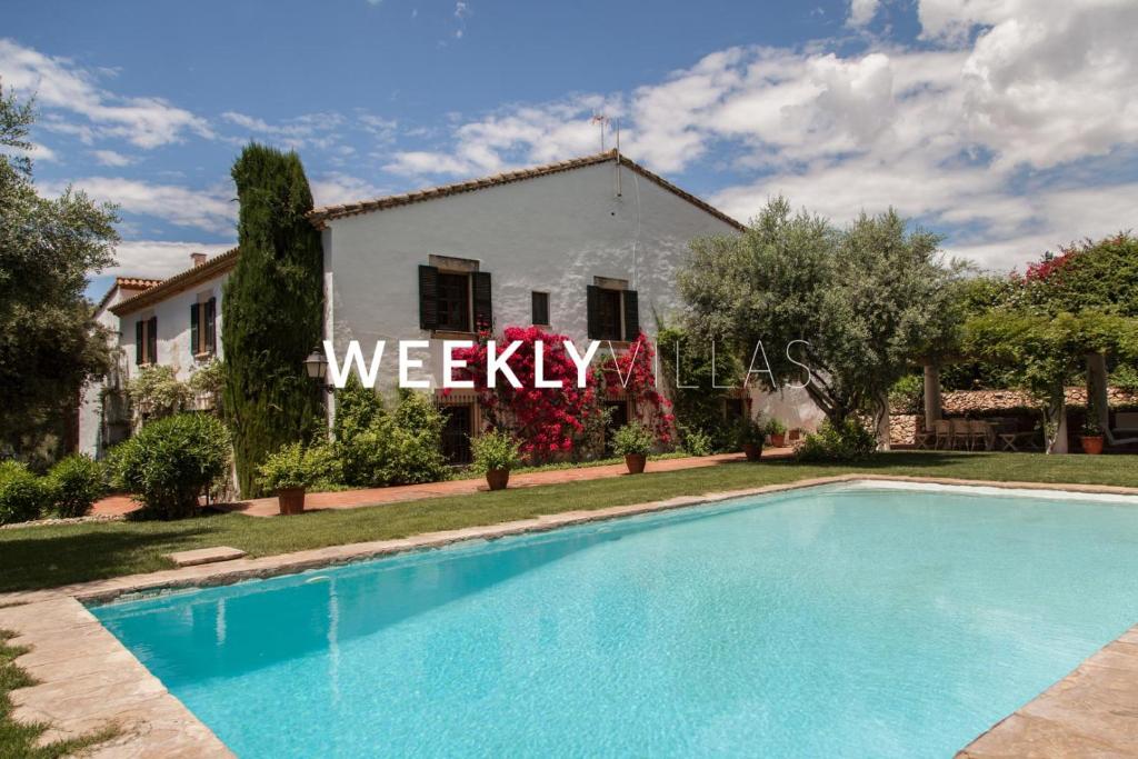 Masia Sitges Mas Peirot Geniune Farmhouse 20 min walk from beaches 60 Heactares of Wine Fields Garden AC Until 18 people photo 2