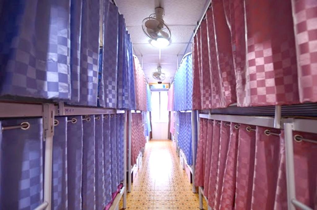 Номер (Спальное место на двухъярусной кровати в общем номере для мужчин и женщин), Decordo Hostel
