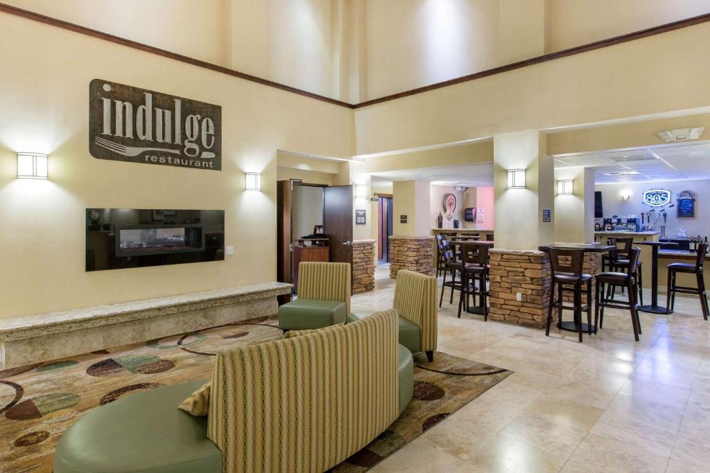 The Oaks Hotel & Suites photo 3