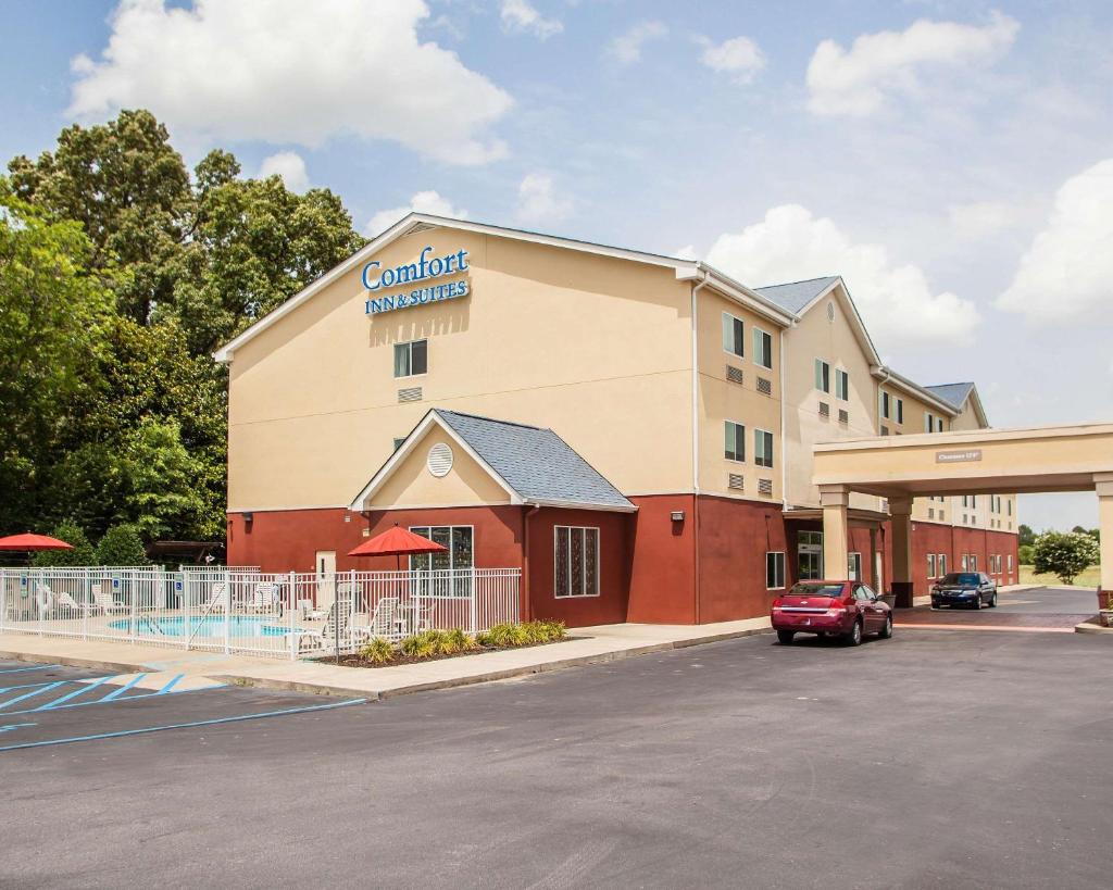 Comfort Inn & Suites Tuscumbia - Muscle Shoals image