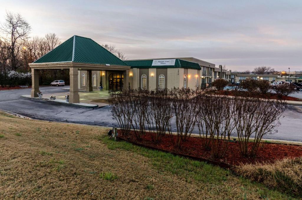 Quality Inn Harrison image