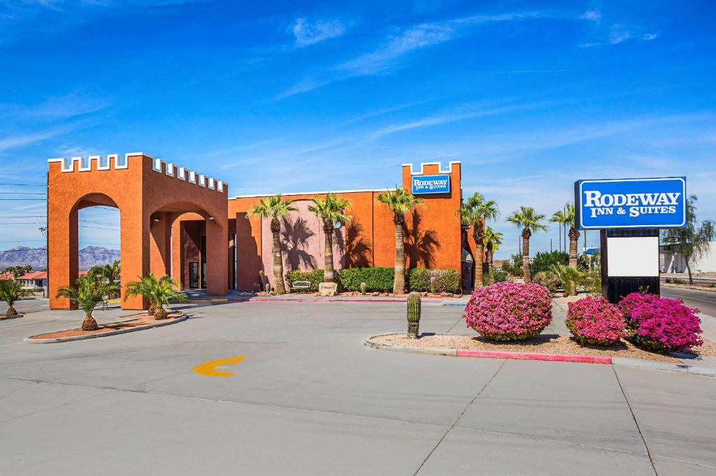 Rodeway Inn and Suites image