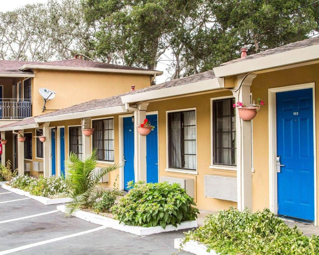 Rodeway Inn Monterey Near Fairgrounds image