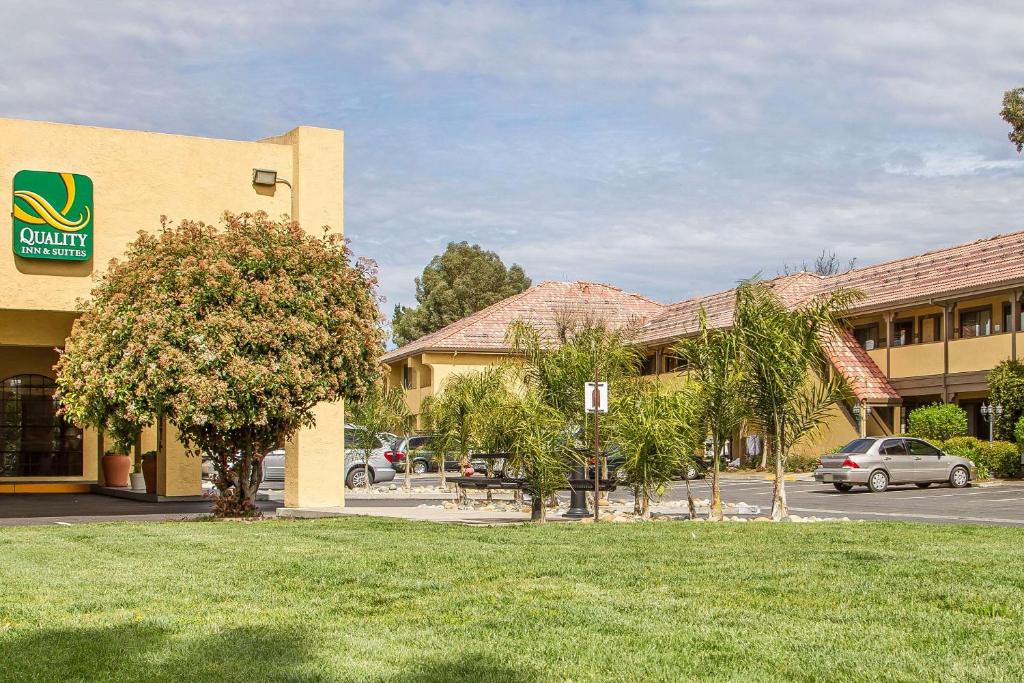 Quality Inn And Suites Gilroy image