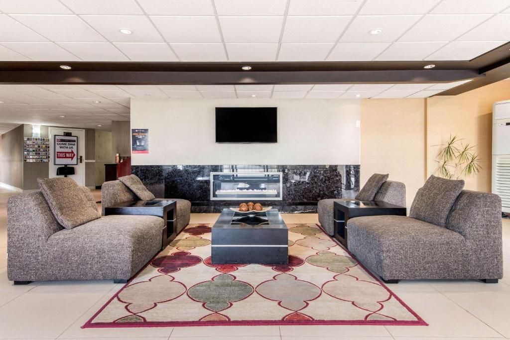 Comfort Inn Airport West photo 2
