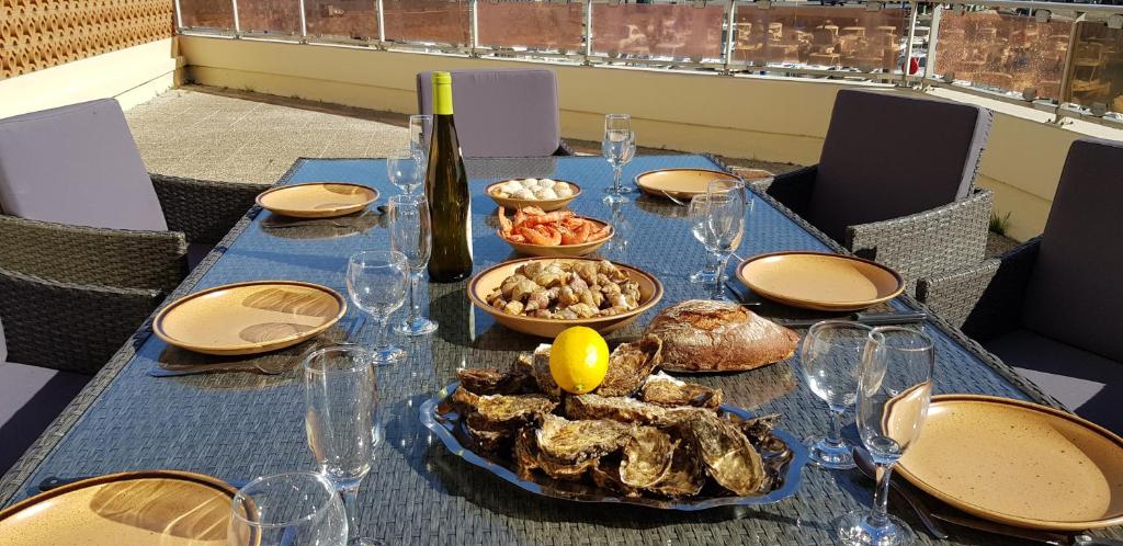 Appartement vue sur mer et port photo 2