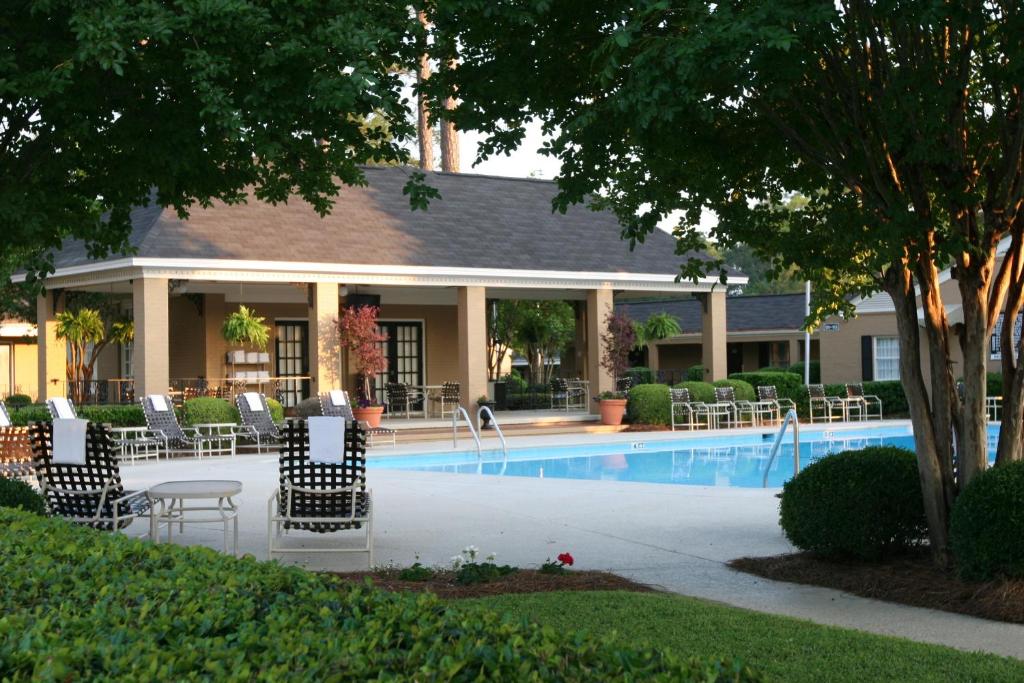 Merry Acres Inn image