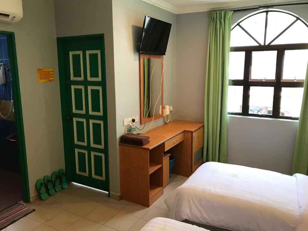 Kangsar Hotel - Tap to explore photos