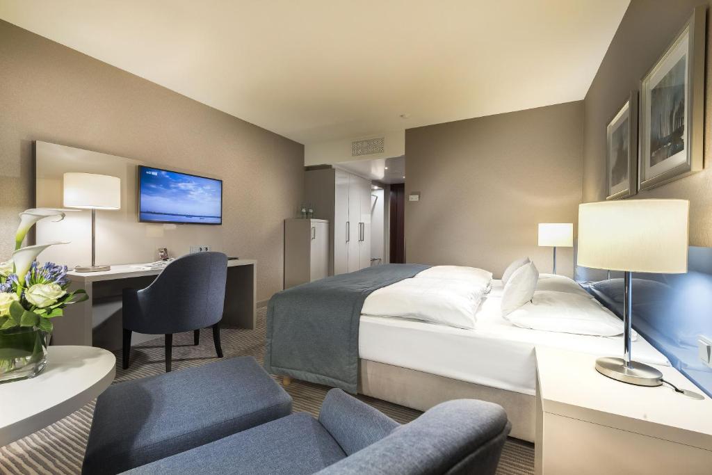 Двухместный (Улучшенный двухместный номер с 1 кроватью), Maritim Hotel Bonn