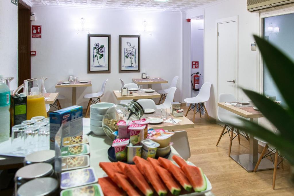 Hostal Menurka photo 3