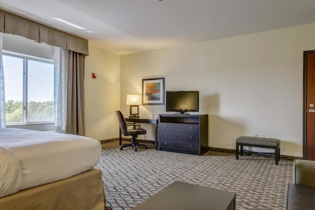 Holiday Inn Poplar Bluff, an IHG Hotel photo 3
