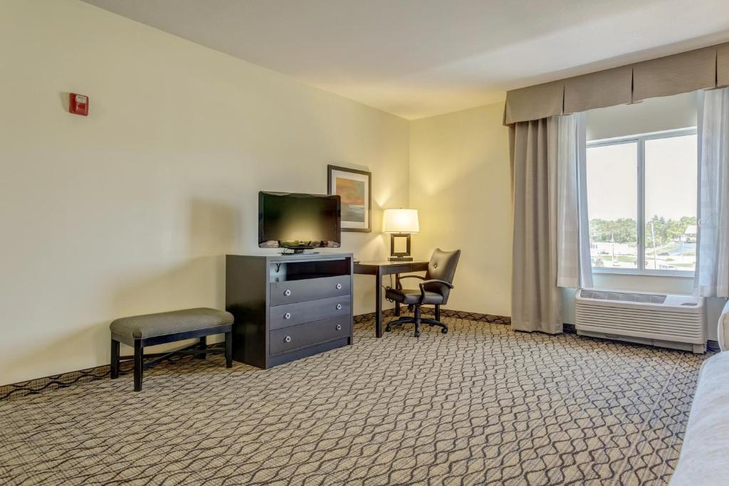 Holiday Inn Poplar Bluff, an IHG Hotel photo 1